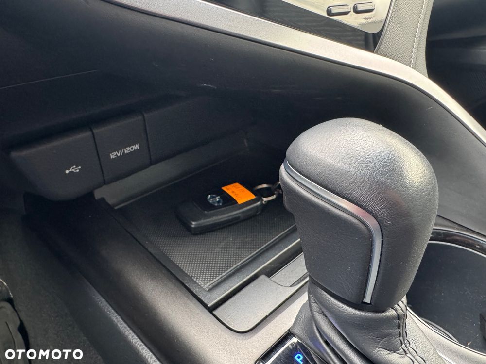 Toyota Camry - 27