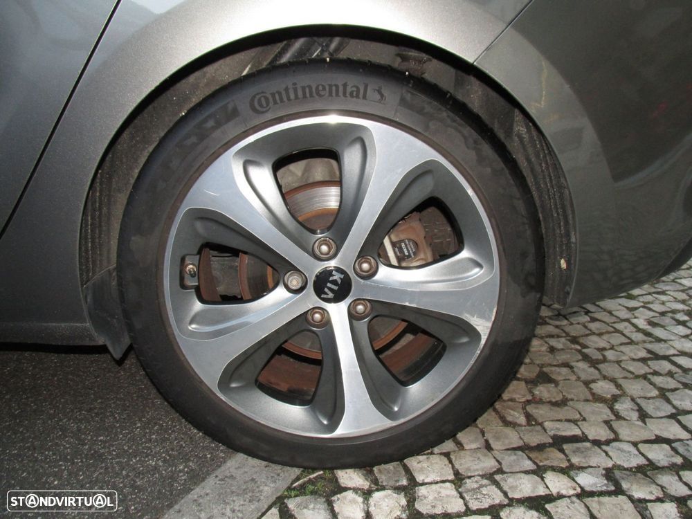 Kia Carens 1.7 CRDi ISG TX - 28