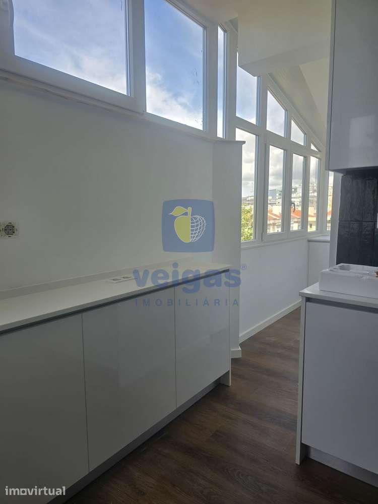Apartamento T2 Central na Venteira, Amadora Renovado - Grande imagem: 2/17