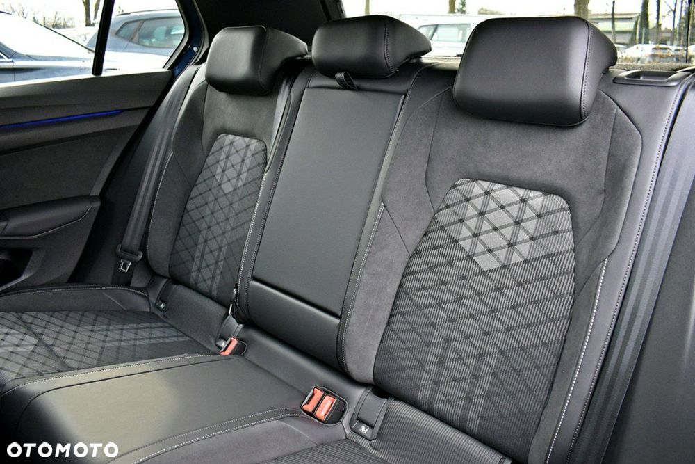 Volkswagen Golf - 11