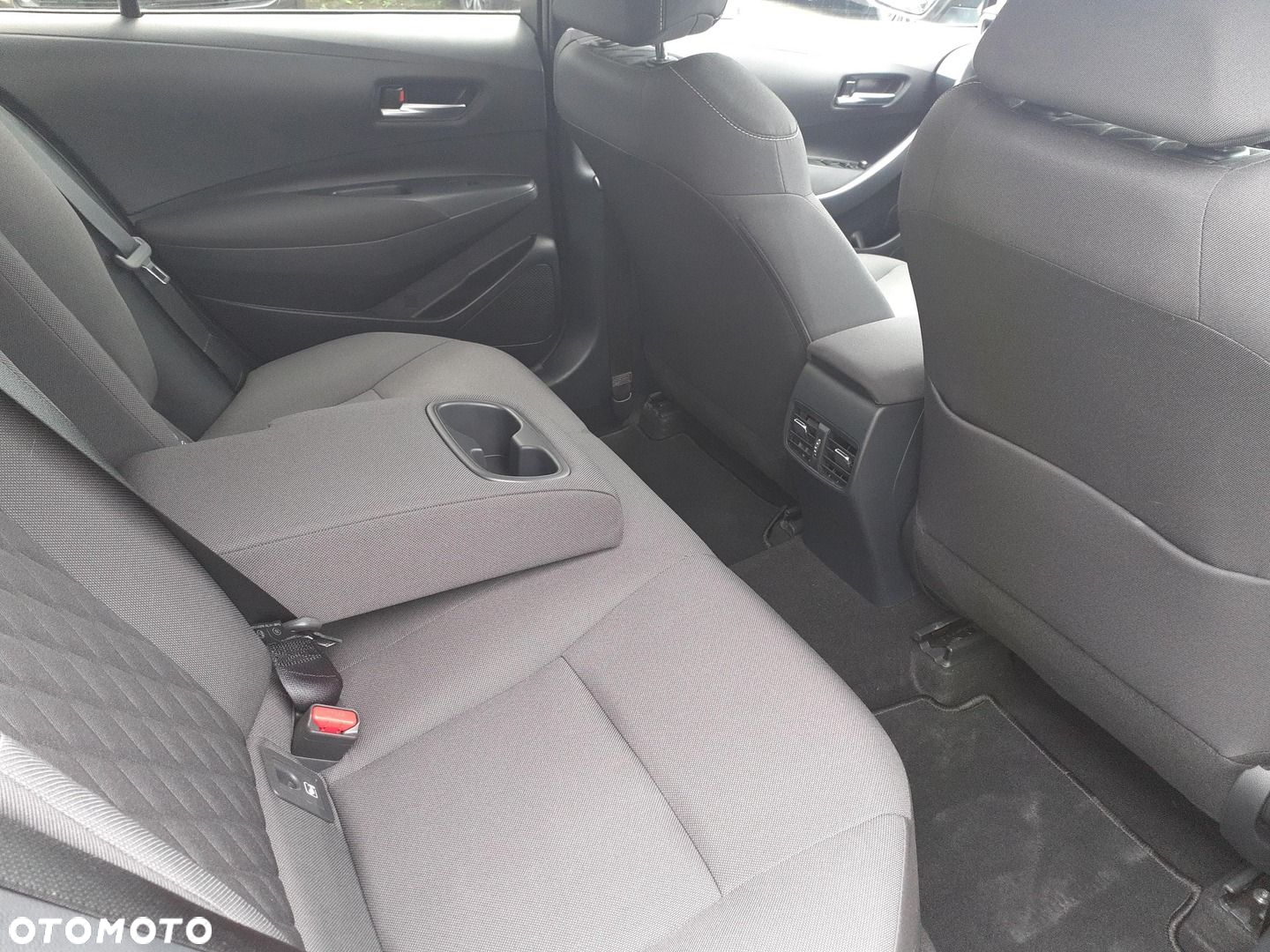Toyota Corolla - 12