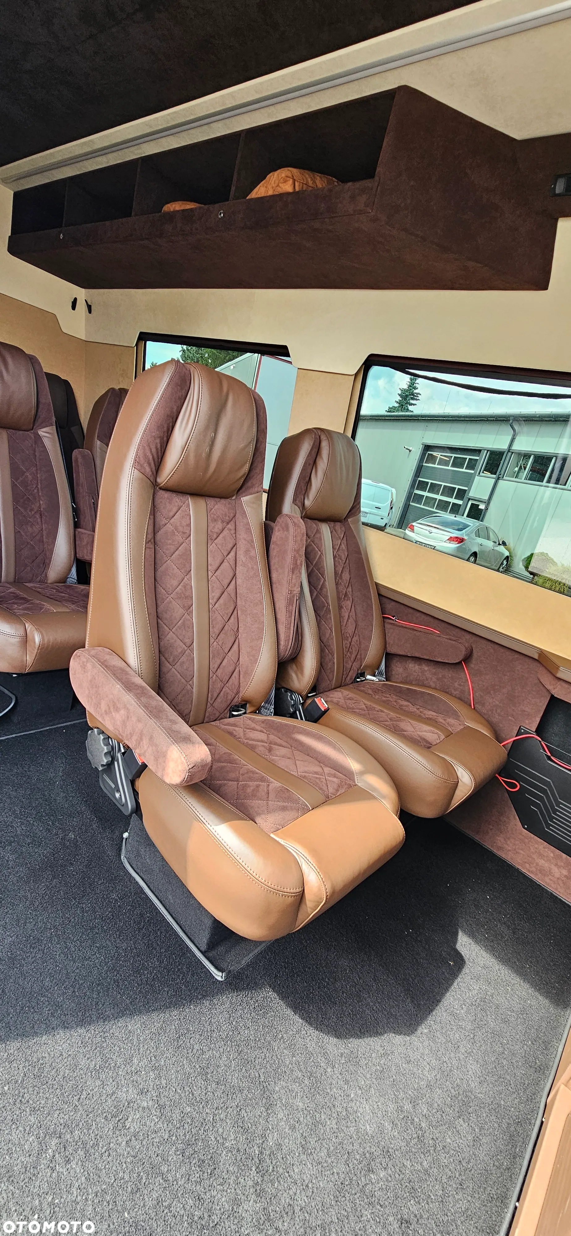 Mercedes-Benz Sprinter - 24