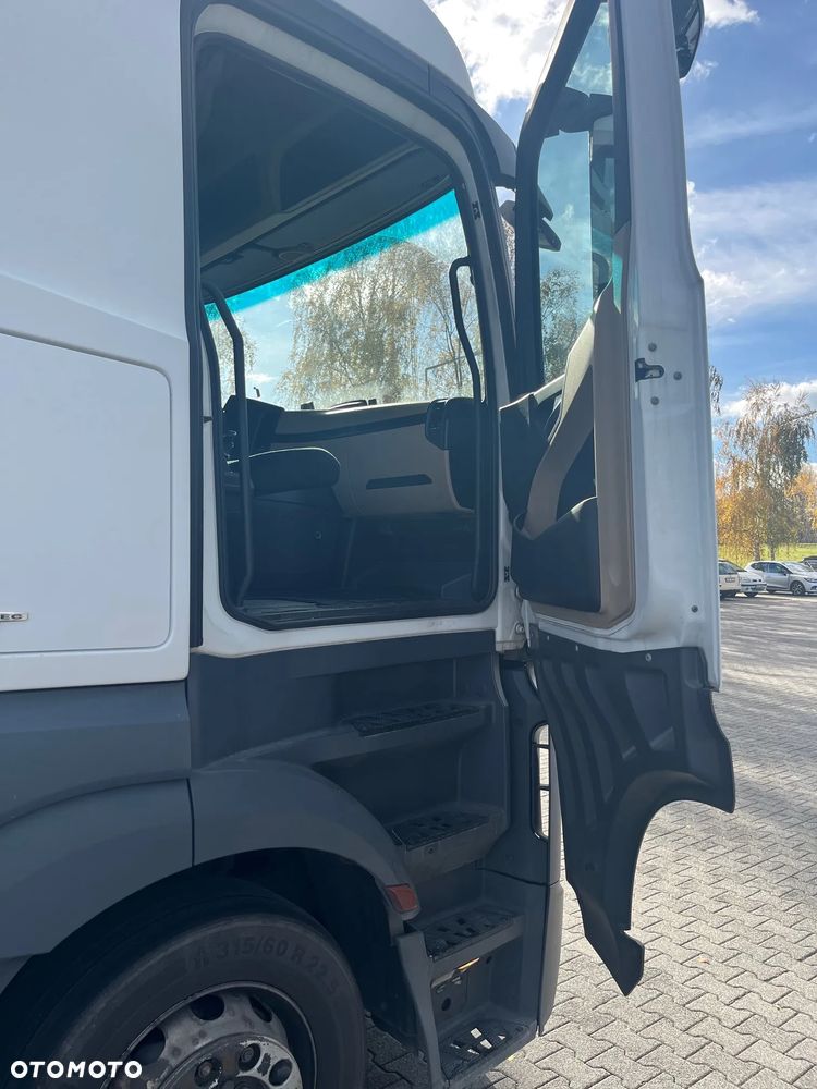 Mercedes-Benz Actros - 10