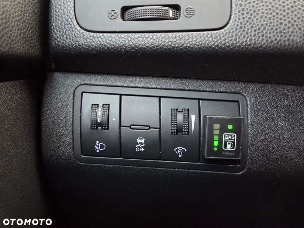 Hyundai ix20 1.4 Premium - 25