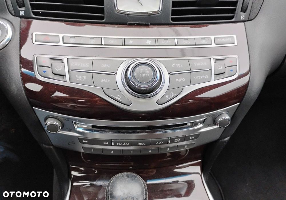 Infiniti Q70 - 18