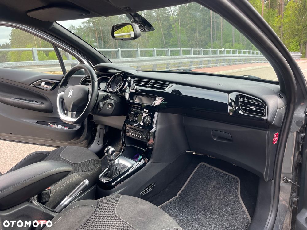 Citroën DS3 e-HDi 90 FAP SoChic - 21
