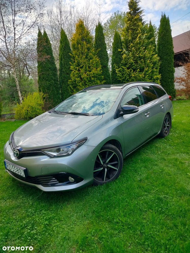 Toyota Auris 1.6 Selection - 5