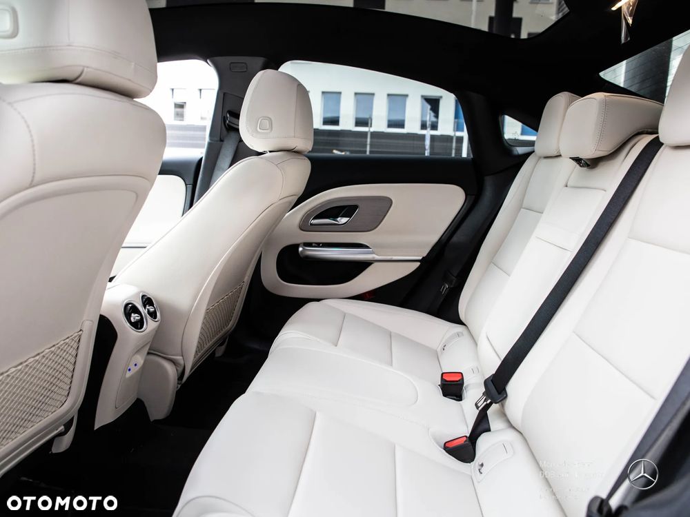 Mercedes-Benz CLA 200 mHEV 8G-DCT - 11