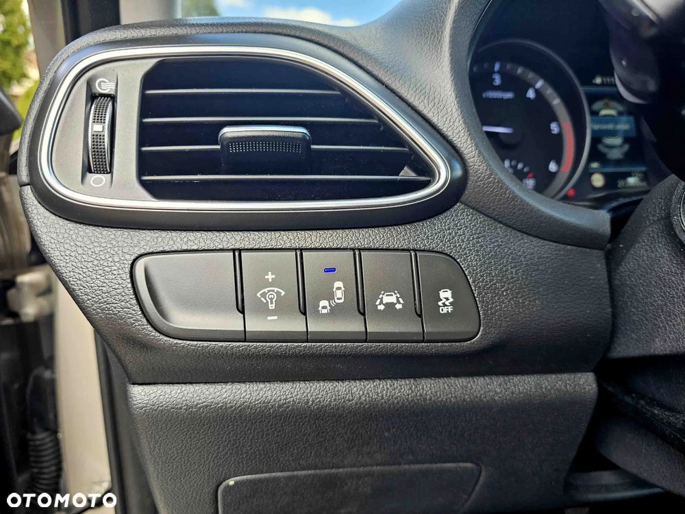 Hyundai i30 blue 1.6 CRDi Premium - 28