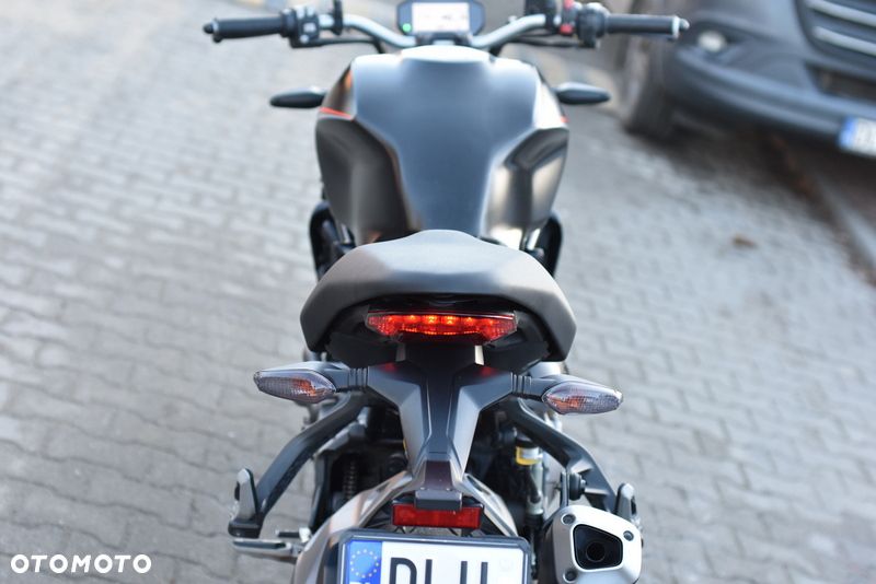 Ducati Monster - 16