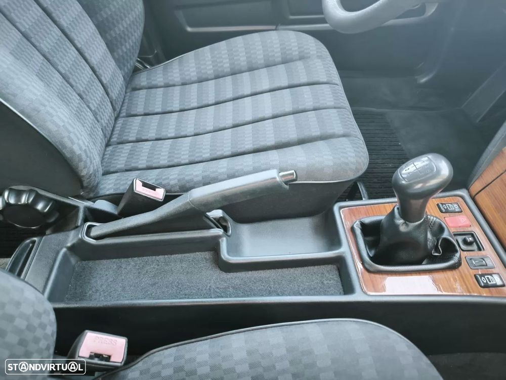 Mercedes-Benz W201 (1982-1993) 190 E 1.8 - 39