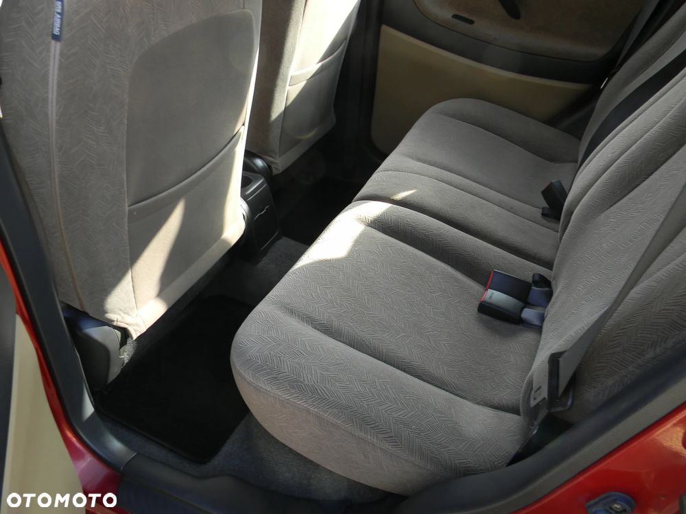 Suzuki Liana 1.6 - 3