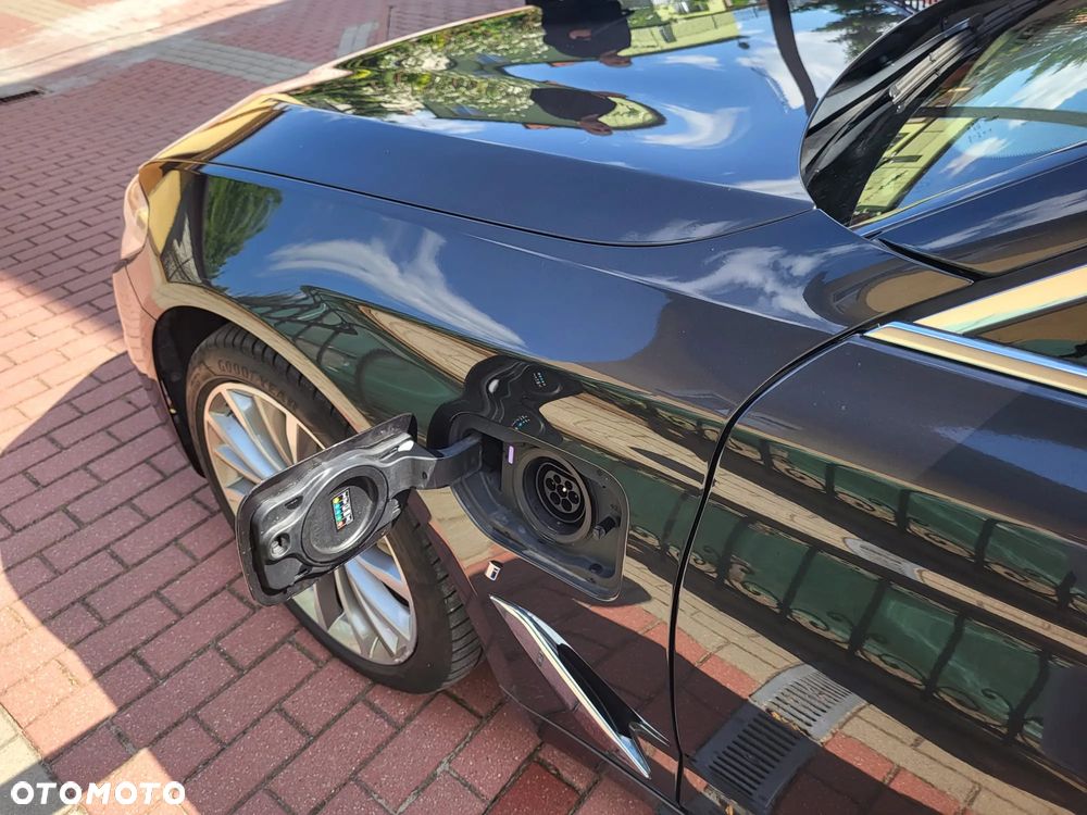 BMW Seria 5 530e iPerformance Luxury Line - 12