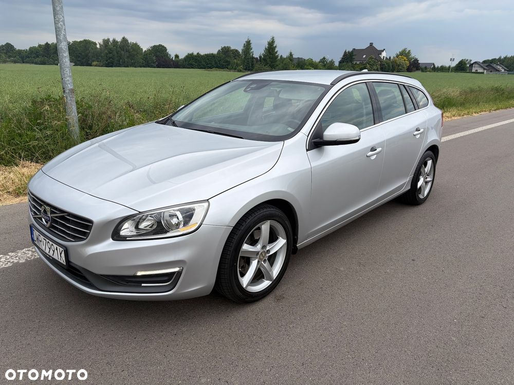 Volvo V60 D2 Momentum - 1