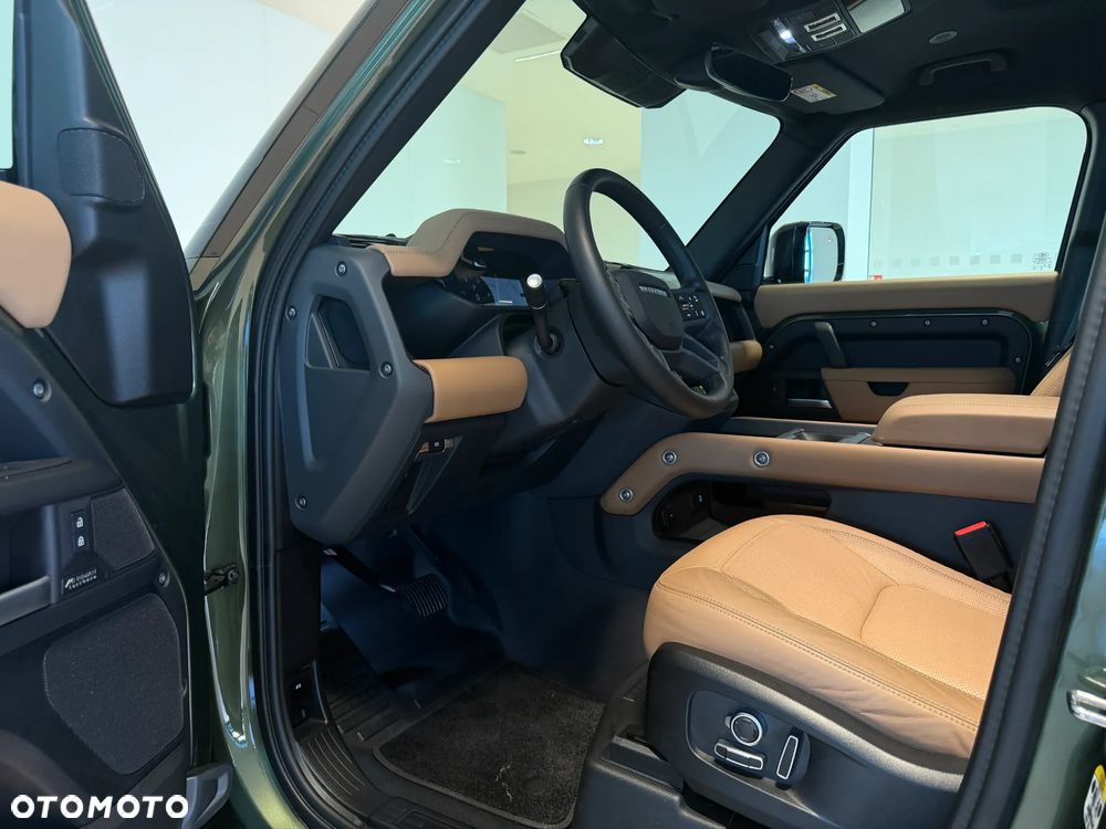 Land Rover Defender - 14