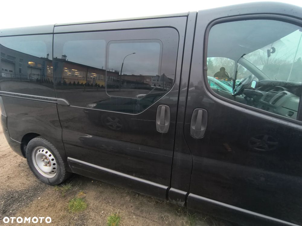 Opel Vivaro Tour - 11