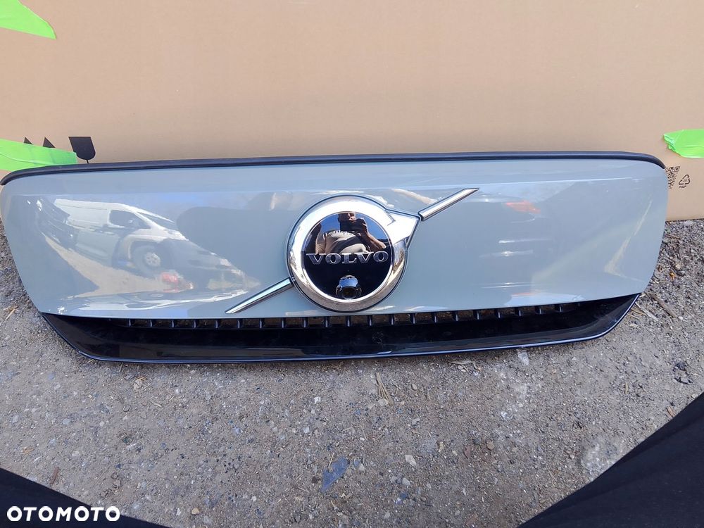 atrapa grill volvo xc40 ec40 32390715 2024r - 1