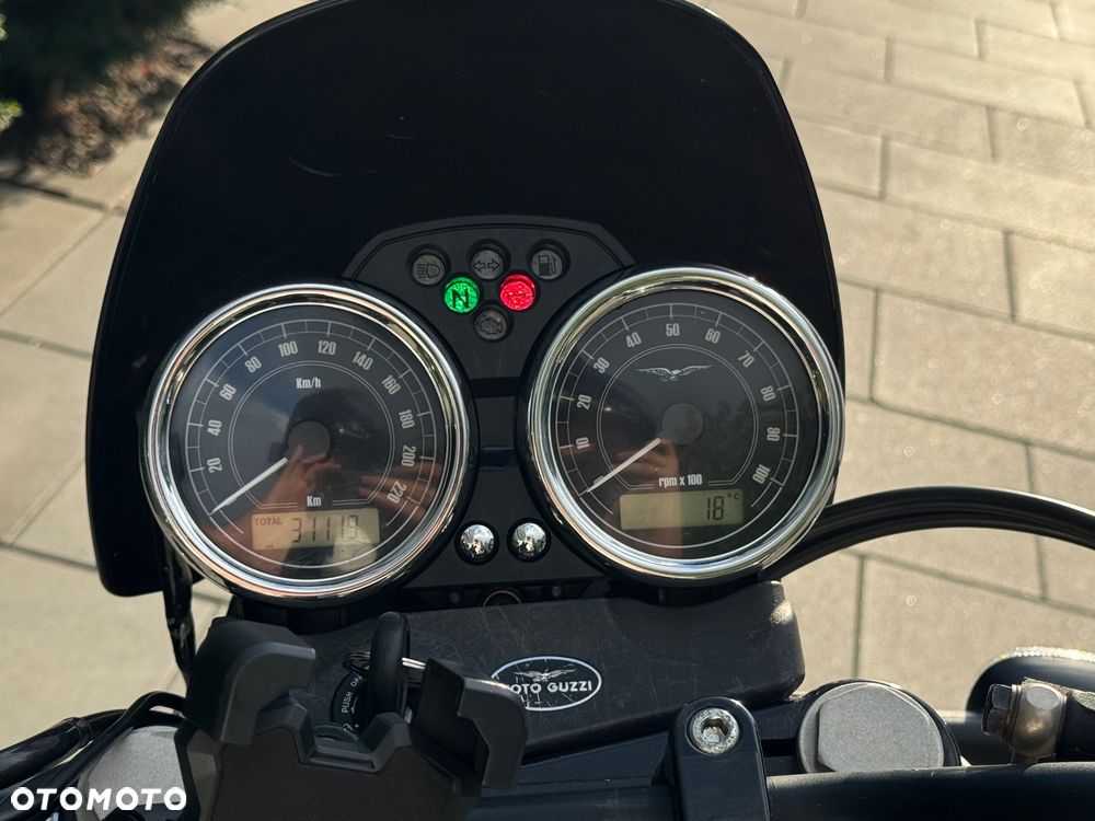 Moto Guzzi V7 - 4