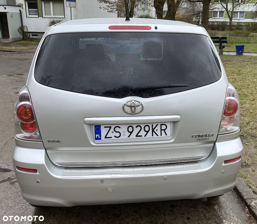Toyota Corolla Verso 1.8 Gold - 3