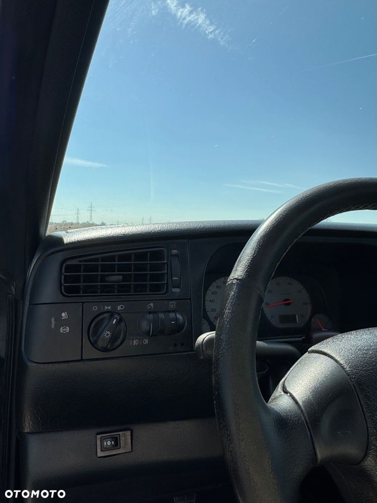 Volkswagen Golf - 31