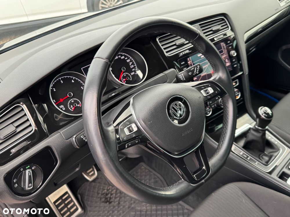 Volkswagen Golf 1.6 TDI Sound - 35