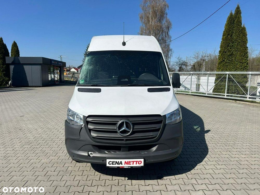 Mercedes-Benz Sprinter - 9