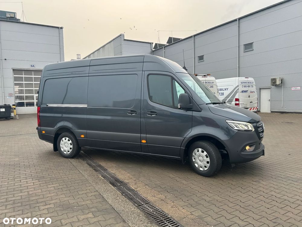 Mercedes-Benz Sprinter - 2