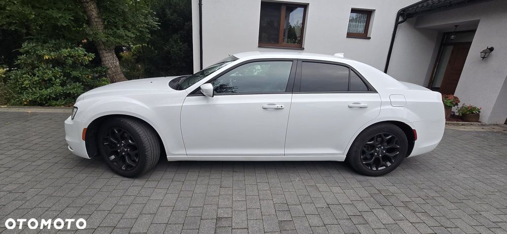 Chrysler 300s - 23