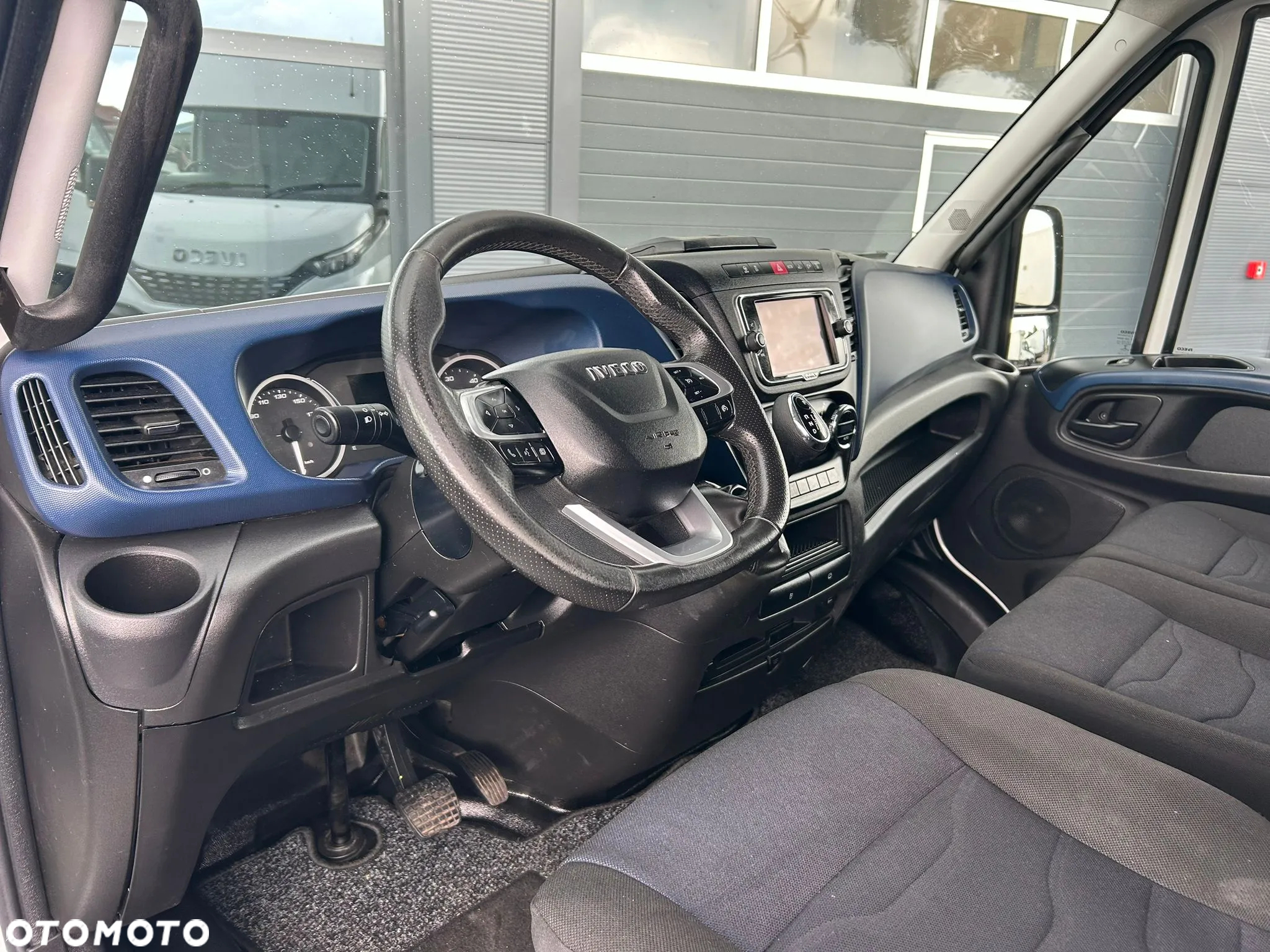 Iveco Daily 35C18 3.0 HPI Hi-Matic L3H2 Średniak **LEDY**Hak 3,5t**NA BLIŹNIAKACH**KLIMA**Sprowadzony**2020R** - 11