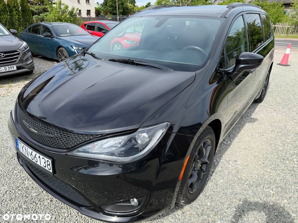 Chrysler Pacifica - 9