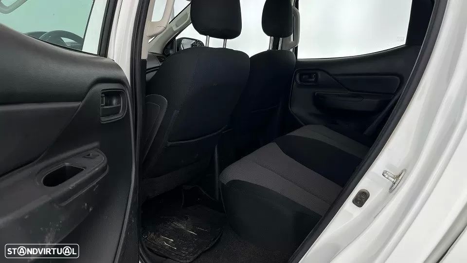 Mitsubishi L200 2.3 DI-D Strakar Space Cab Intense 4WD - 23