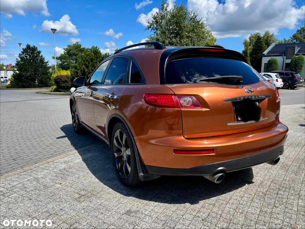 Infiniti FX - 10