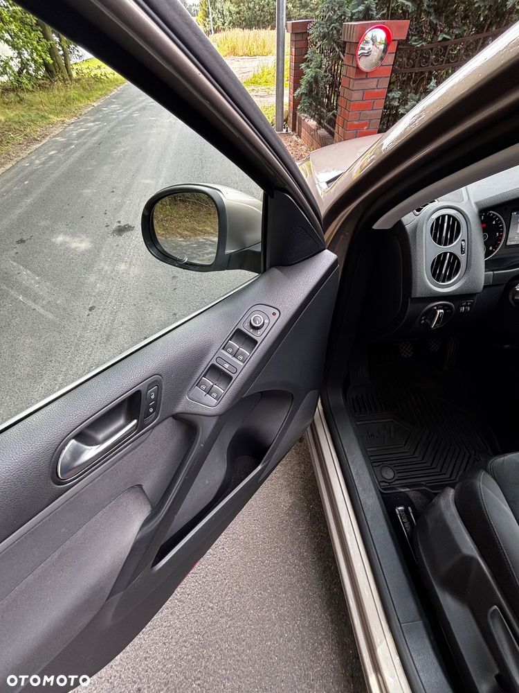 Volkswagen Tiguan 2.0 TDI DPF 4Motion BlueMotion Technology Cup Sport & Style - 16