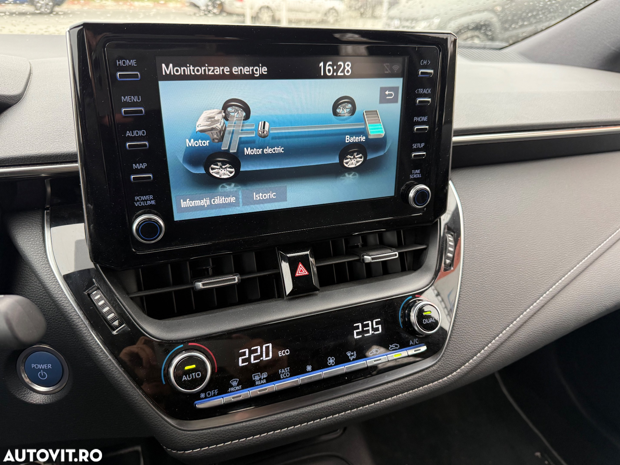 Toyota Corolla 2.0 Hybrid Lounge - 16