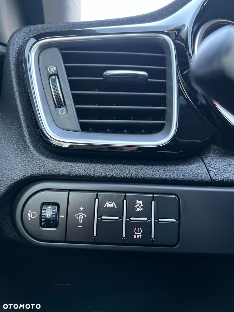 Kia Ceed 1.6 CRDi mHEV M - 14