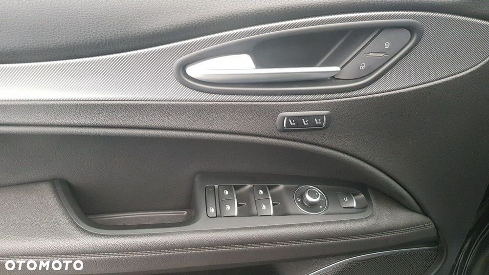 Alfa Romeo Stelvio - 18