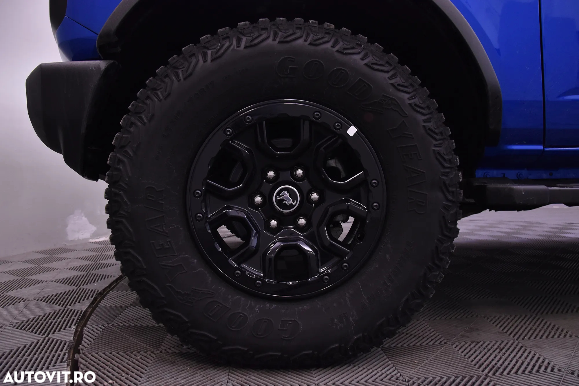 Ford Bronco - 13