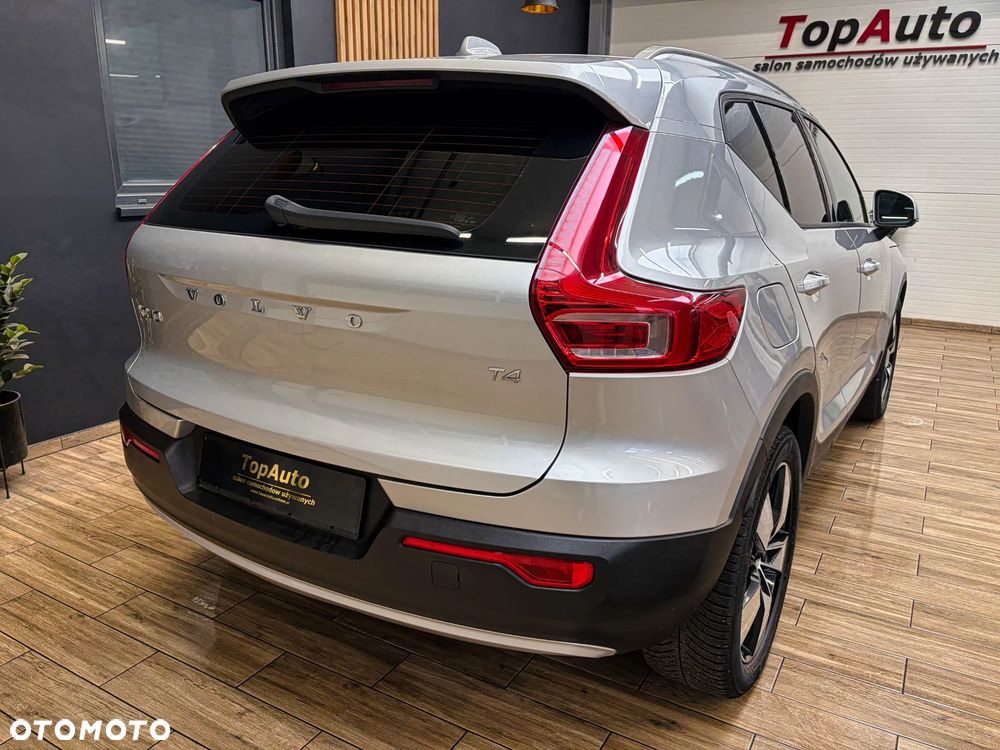 Volvo XC 40 T4 Geartronic Momentum Pro - 8