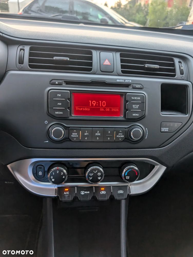 Kia Rio - 13