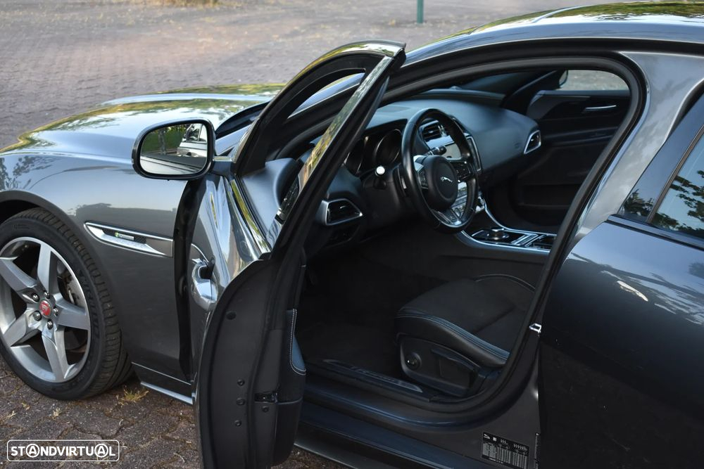 Jaguar XE 2.0 D R-Sport AWD Aut. - 16