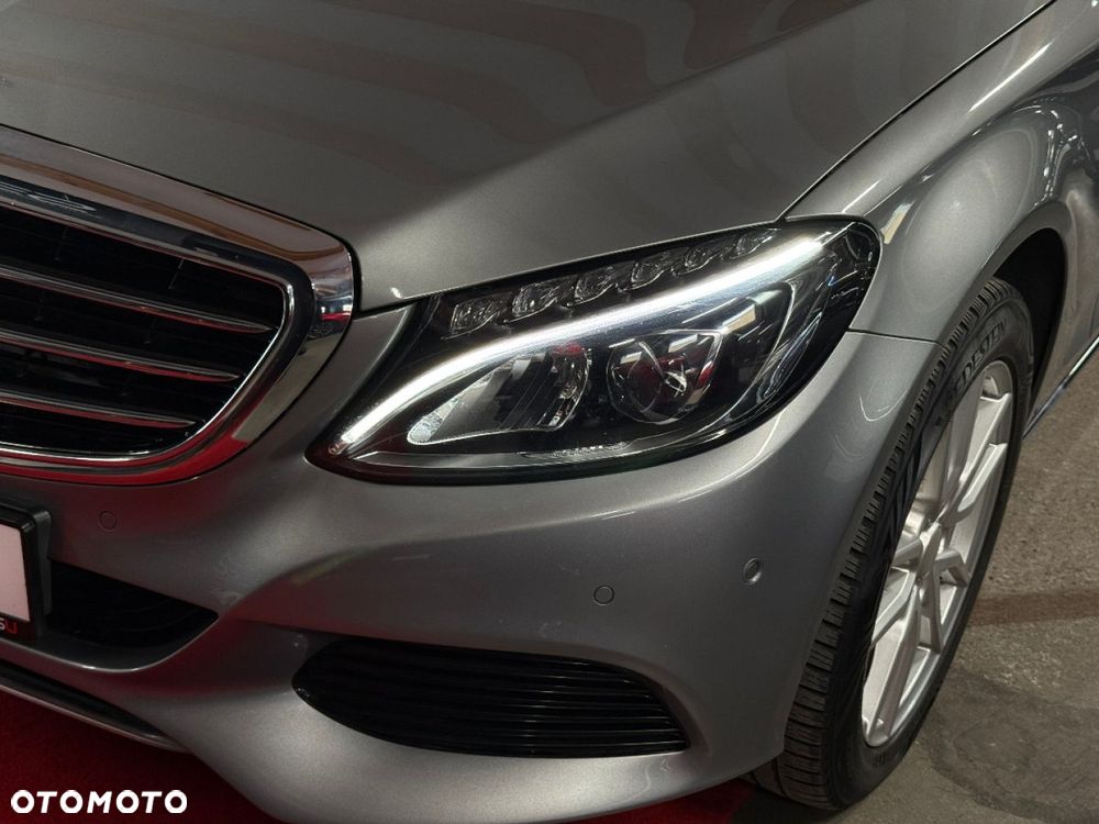 Mercedes-Benz Klasa C 180 7G-TRONIC Exclusive - 36
