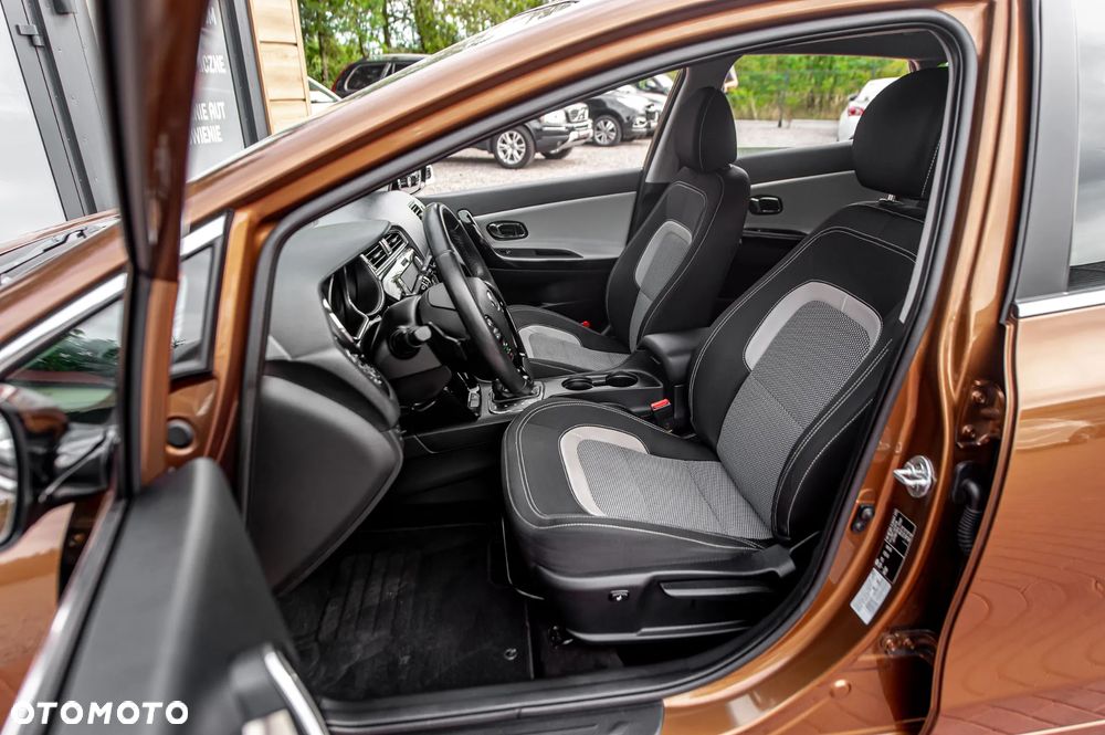 Kia Ceed 1.6 GDI DCT Vision - 28