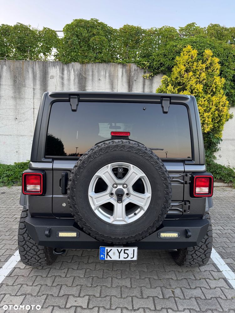 Jeep Wrangler - 23
