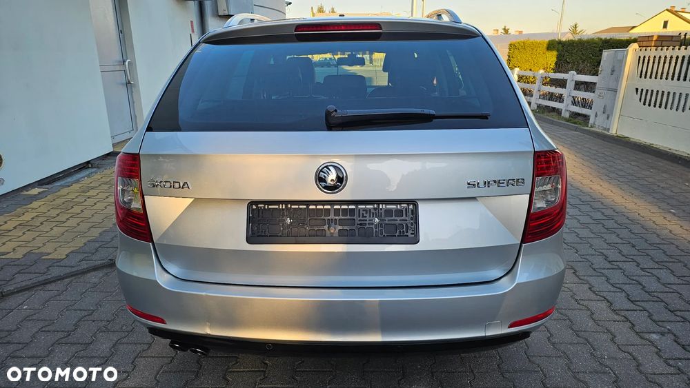 Skoda Superb 2.0 TDI Ambition Outdoor - 8