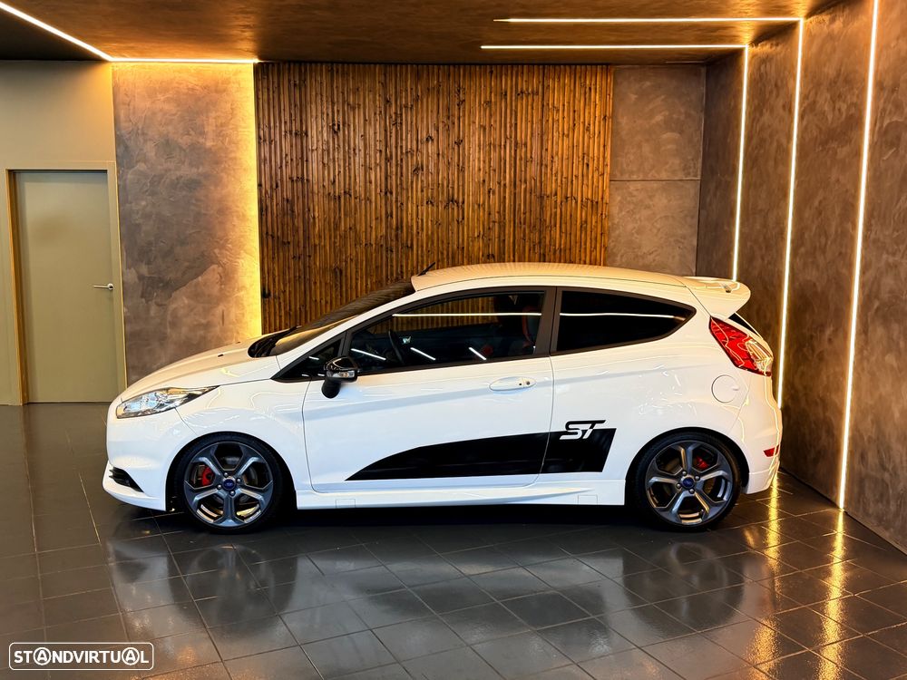 Ford Fiesta 1.6 EcoBoost c/ Pack Pele Desportiva ST - 2