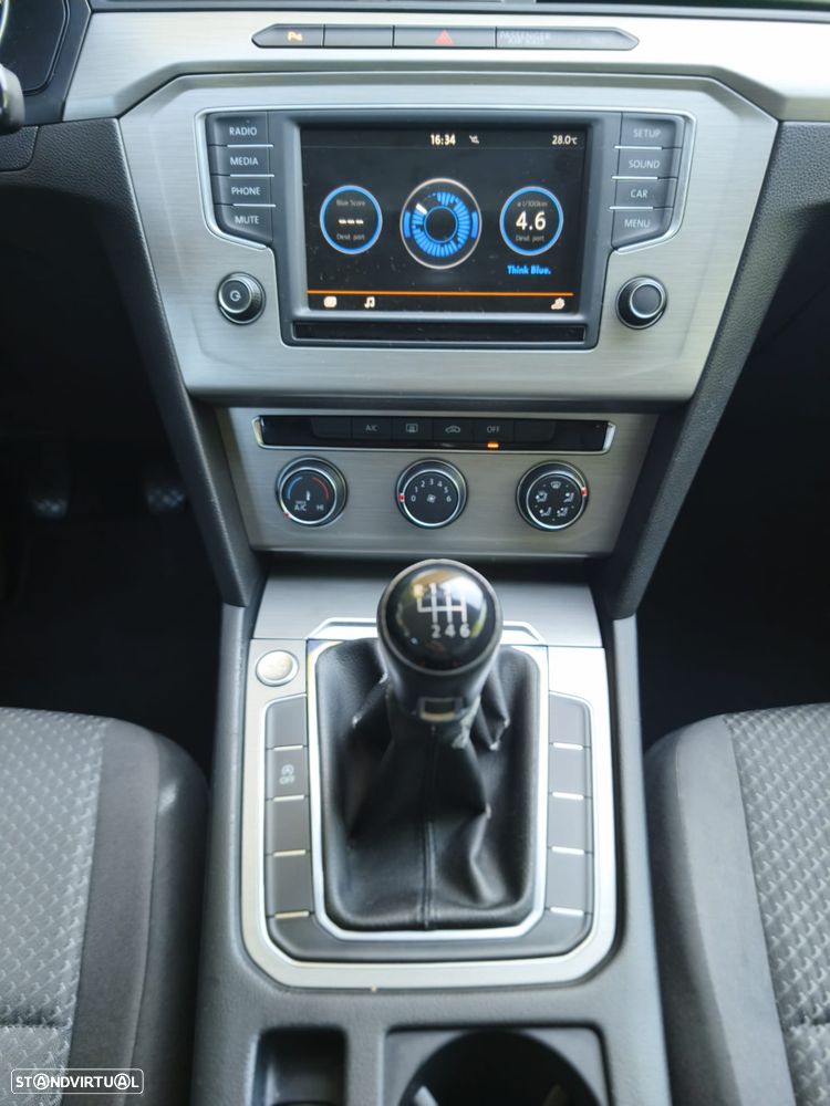 VW Passat Variant 1.6 TDI Confortline - 20