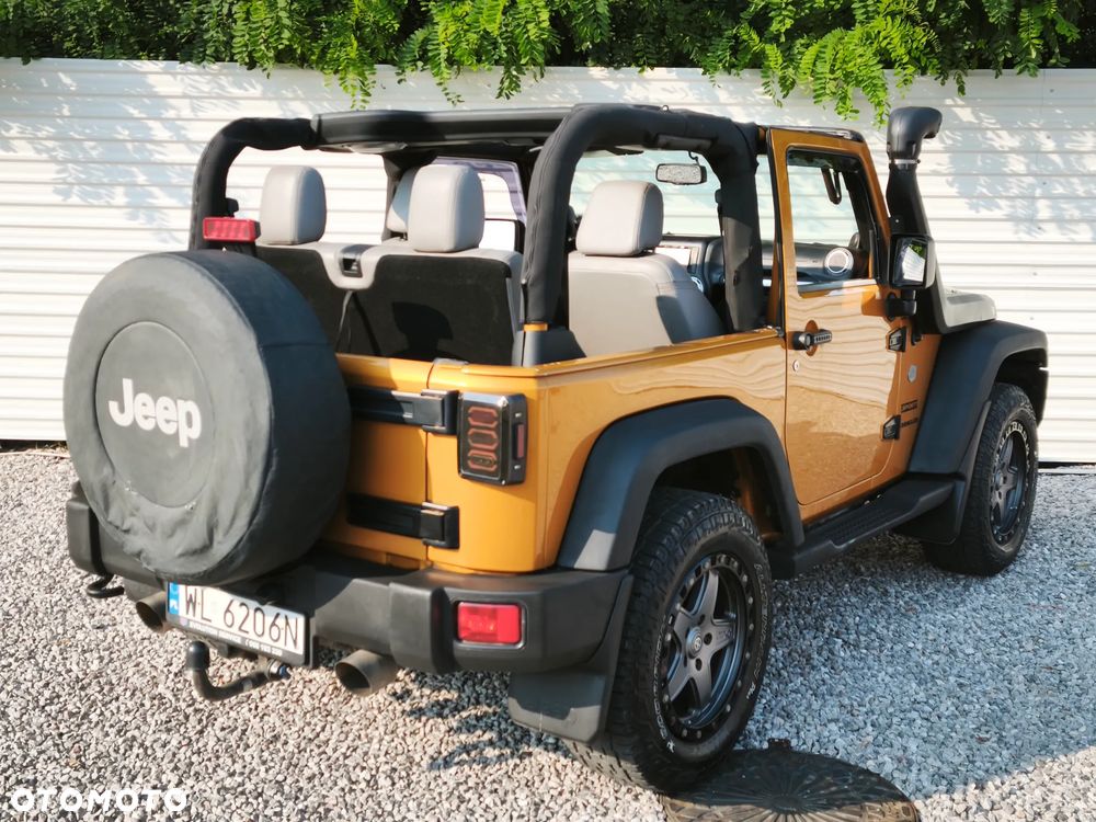 Jeep Wrangler - 23