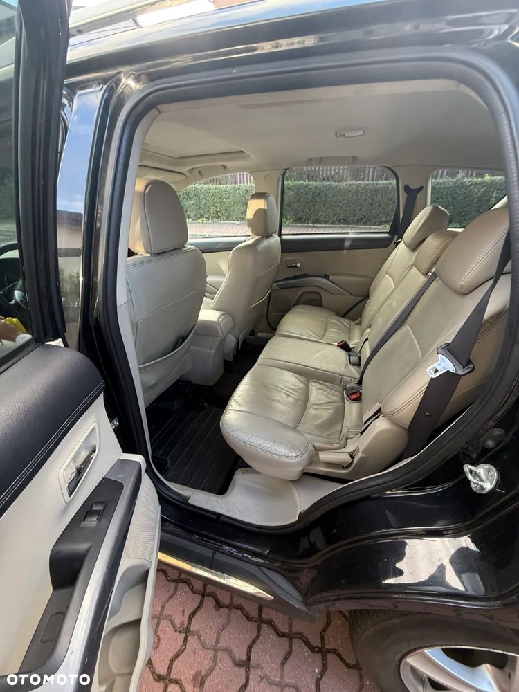 Mitsubishi Outlander - 6