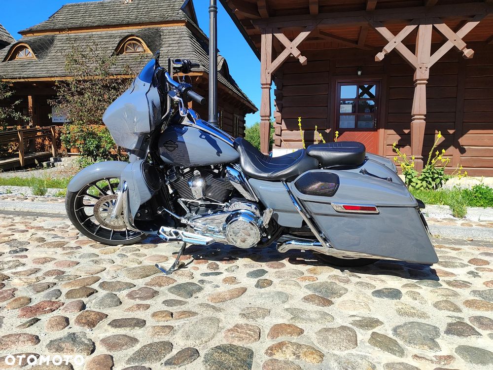 Harley-Davidson Touring Street Glide - 2