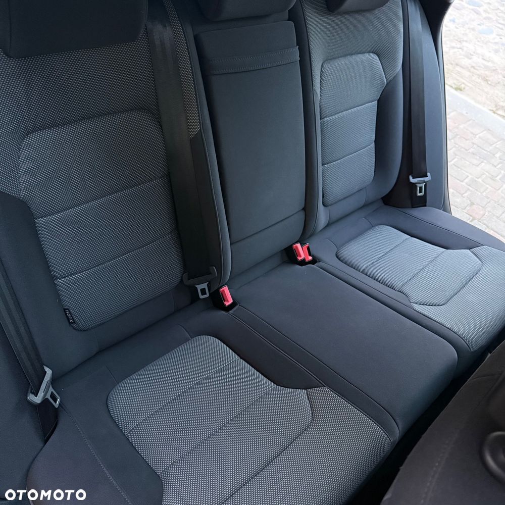 Volkswagen Passat 2.0 TDI Comfortline - 19